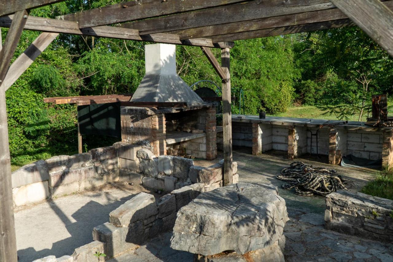 Julijud, Heated Pool, Jacuzzi, Dome And Sauna Brajkovici  Ngoại thất bức ảnh